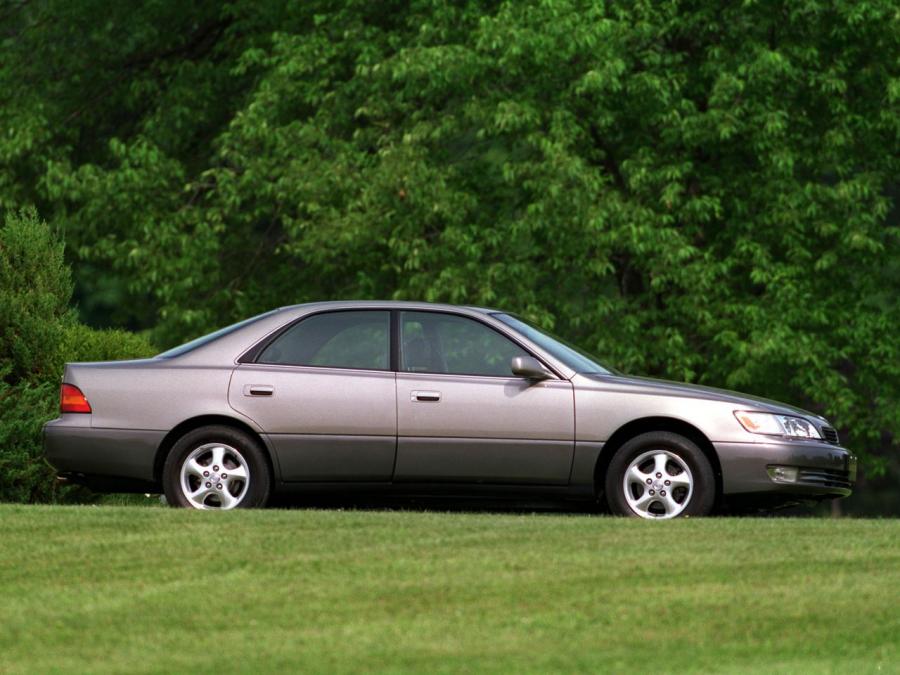  Lexus ES300 1997 года  (фото 6 из 16)